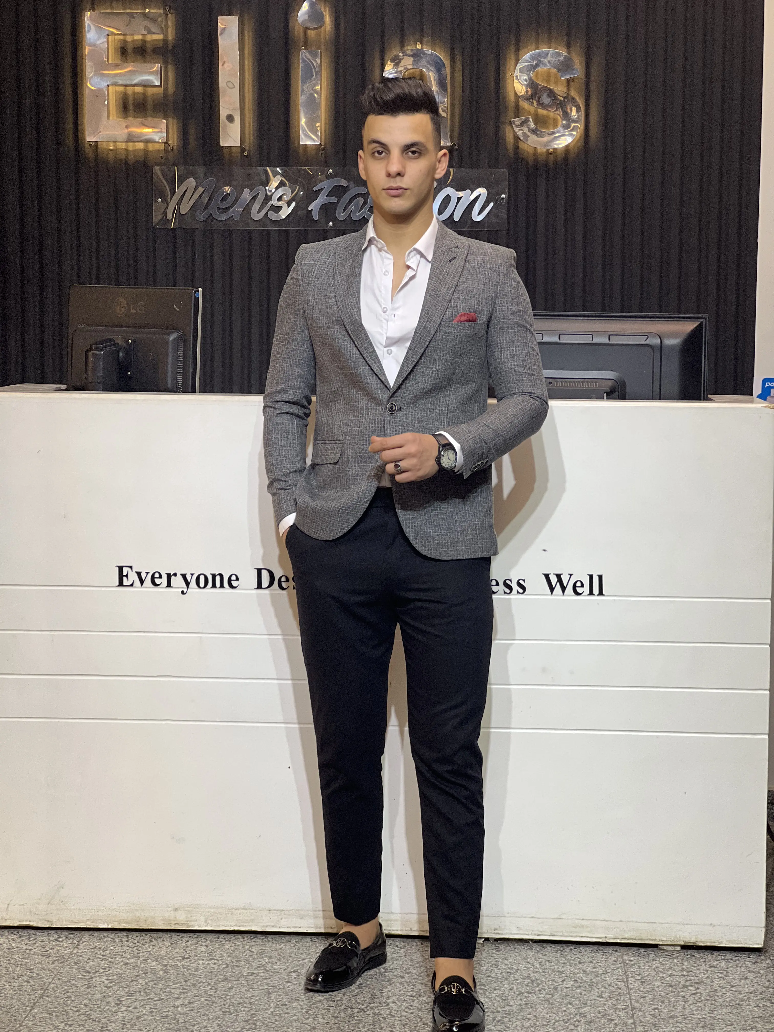 Gray \ - Slim fit two-piece suit (blazer - pants) \ - Turkish buttons with a gray blazer with a burgundy handkerchief, or sparkling \ - pants, suitable for your Vietnamese.